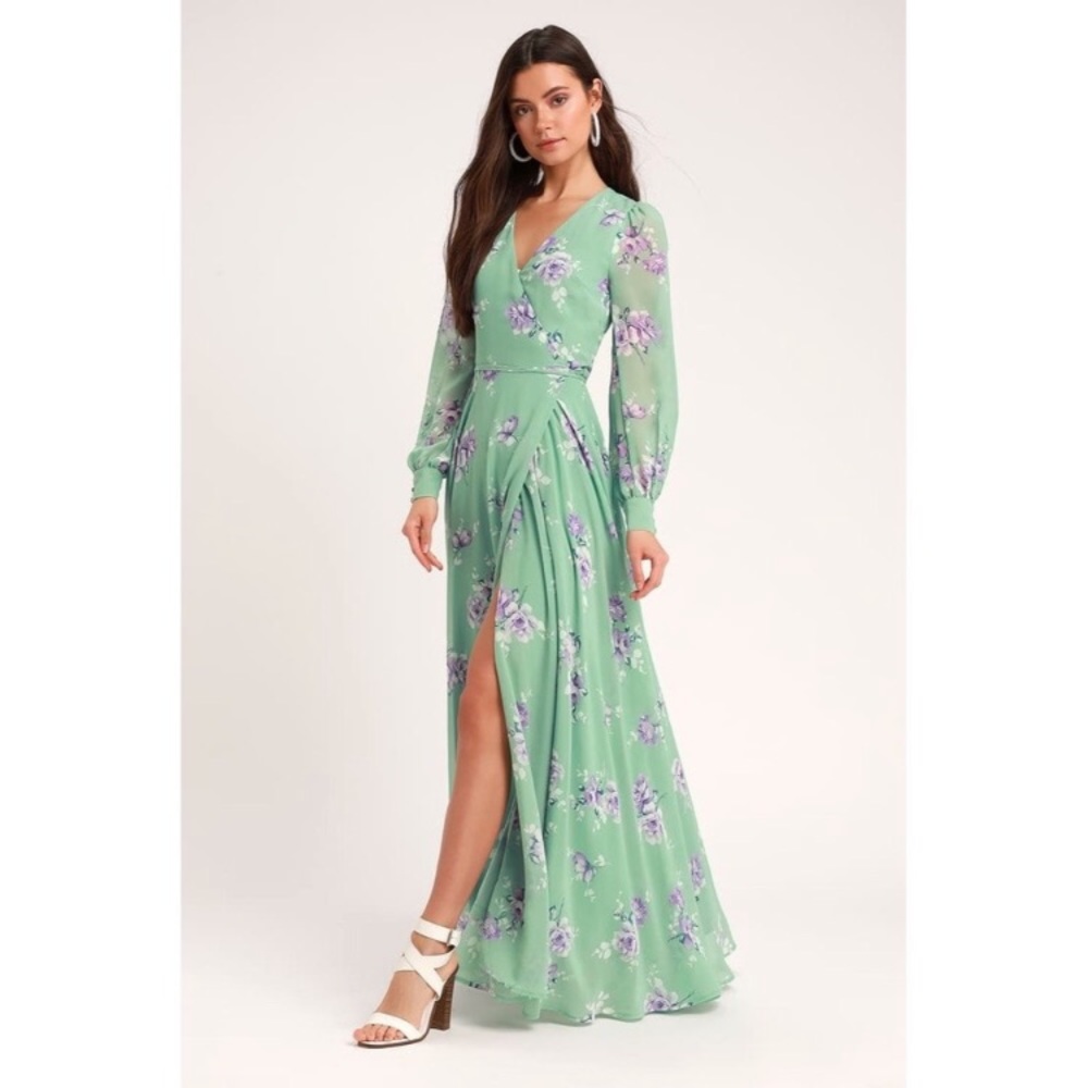 MOVING SALE- green wrap dress Lulus✨
